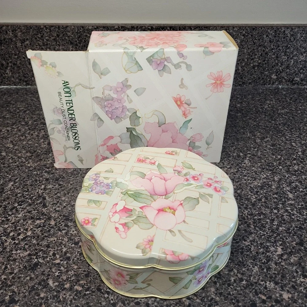 VINTAGE‎ Avon Tender Blossoms Beauty Dust Container Tin Floral Empty